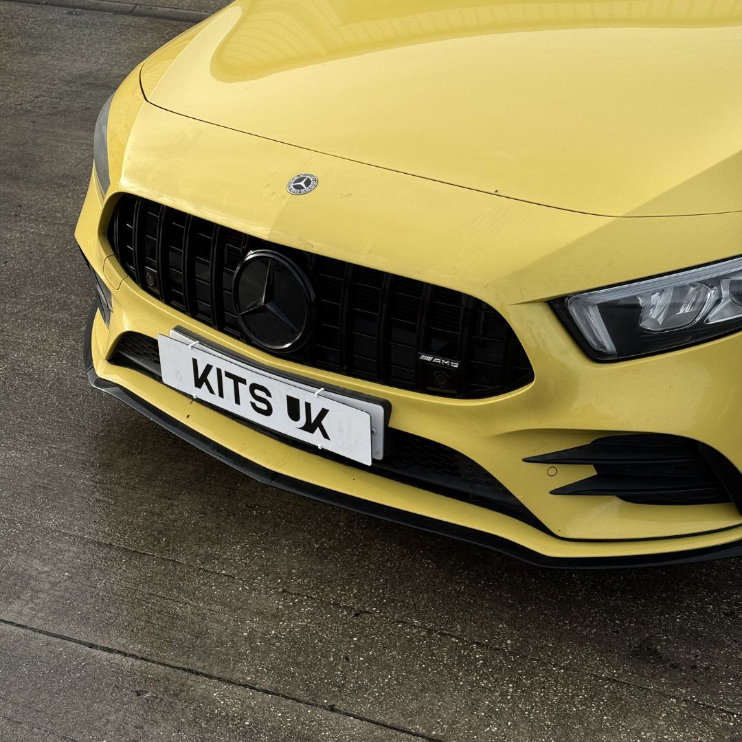 Mercedes W177 Gloss Black Grille Badge | Distronic Compatible