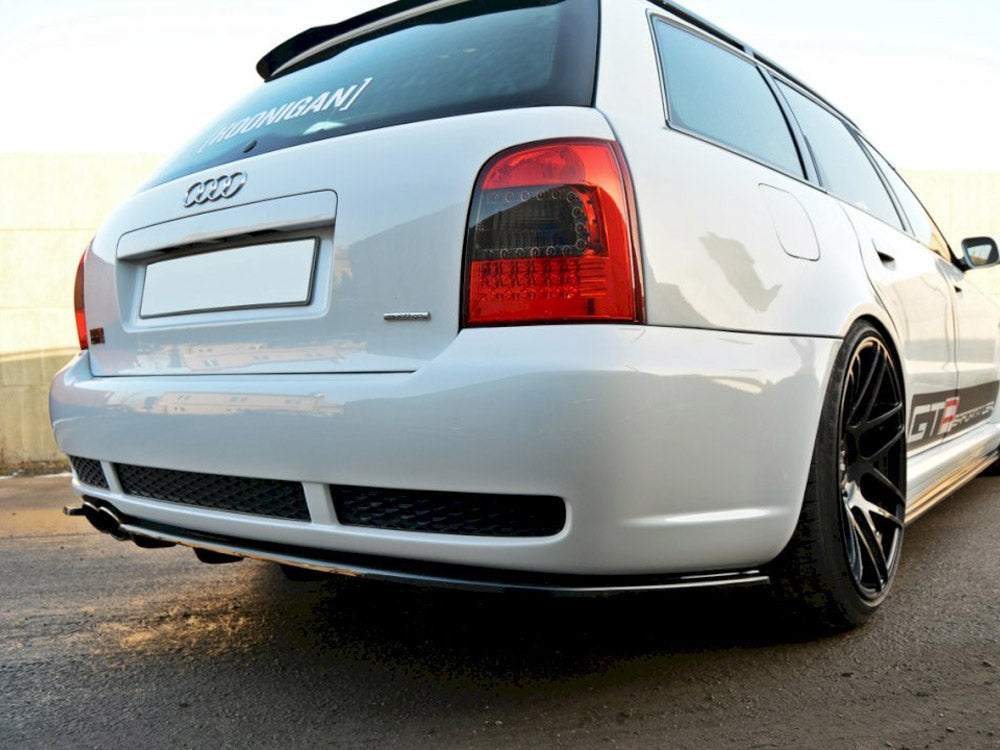 Rear Splitter (Vertical Bar) Audi RS4 B5 - Carbon Look