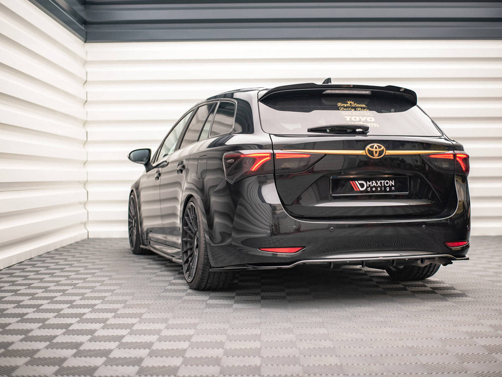 Rear Splitter (Vertical Bars) Toyota Avensis Wagon Mk3 Facelift