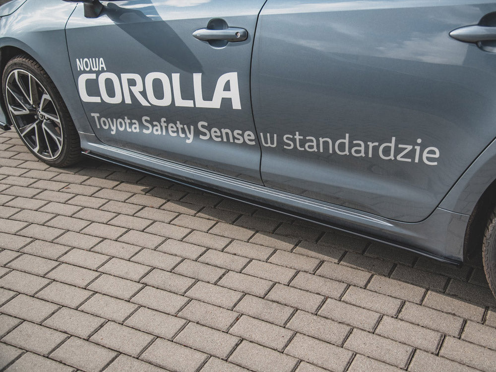 Side Skirts Diffusers Toyota Corolla Mk12 Sedan - Carbon Look