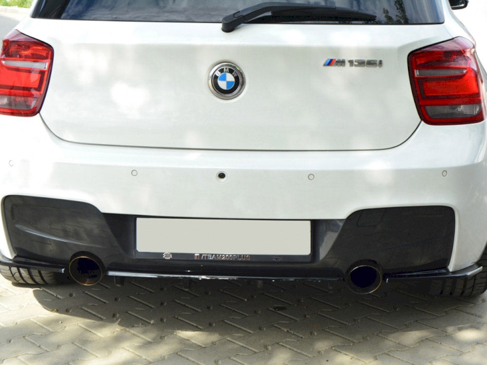 Central Rear Splitter (Vertical Bars) BMW 1 F20 / F21 - Textured