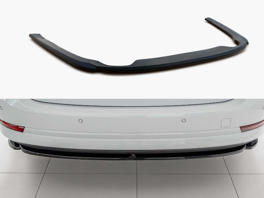 Central Rear Splitter Skoda Octavia Mk4 - Carbon Look