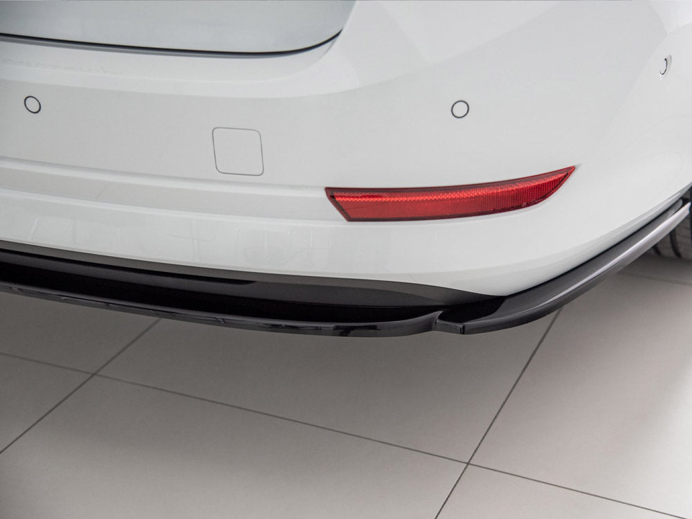 Central Rear Splitter Skoda Octavia Mk4 - Textured