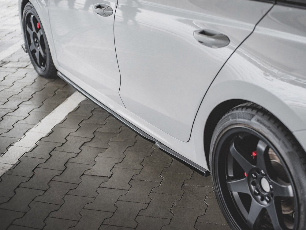 Side Skirts Diffusers V1 Skoda Octavia RS MK4 (2020-) - Carbon Look