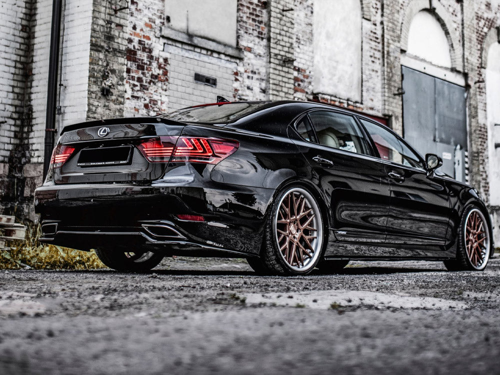 Central Rear Splitter Lexus LS Mk4 Facelift