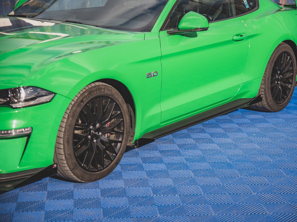 Street PRO Side Skirts Diffusers V.1 + Flaps Ford Mustang GT Mk6 Facelift - Black-Red + Gloss Flaps