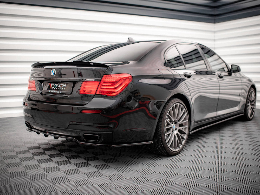 Central Rear Splitter (Vertical Bars) BMW 7 M-Pack F01