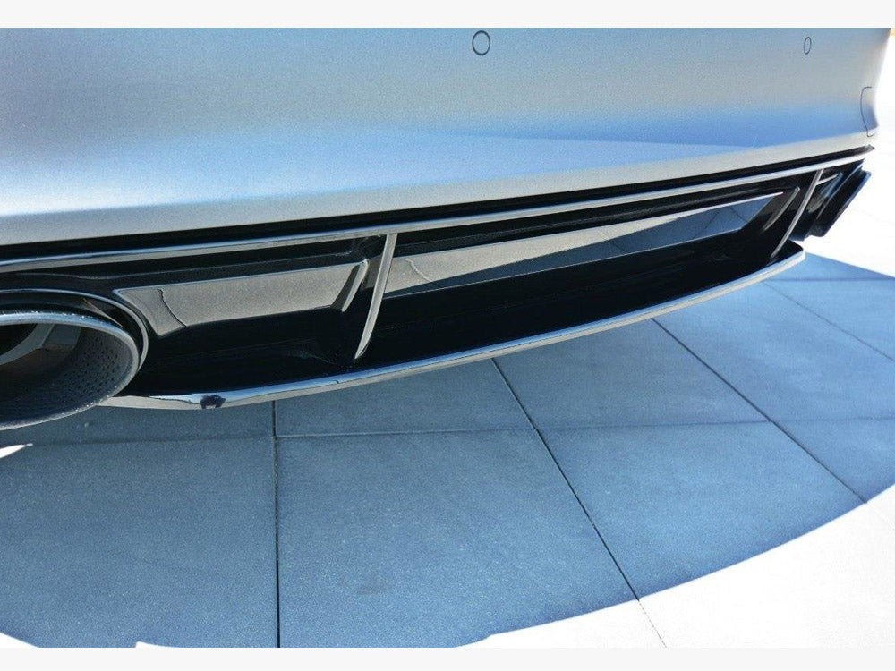 Central Rear Splitter Audi RS7 C7
