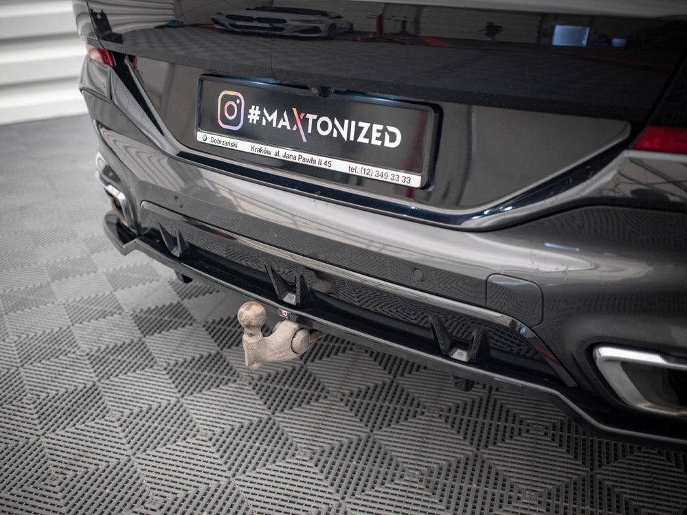 Central Rear Splitter (Vertical Bars) V.3 BMW X6 M-Pack G06