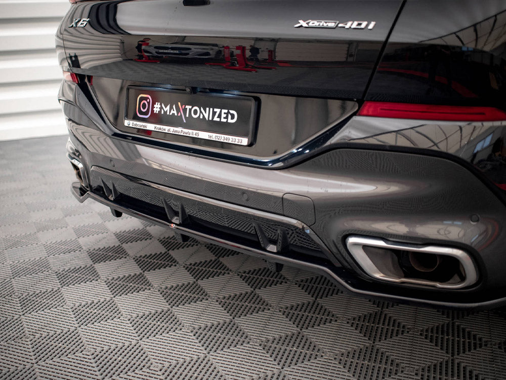 Central Rear Splitter (Vertical Bars) V.2 BMW X6 M-Pack G06