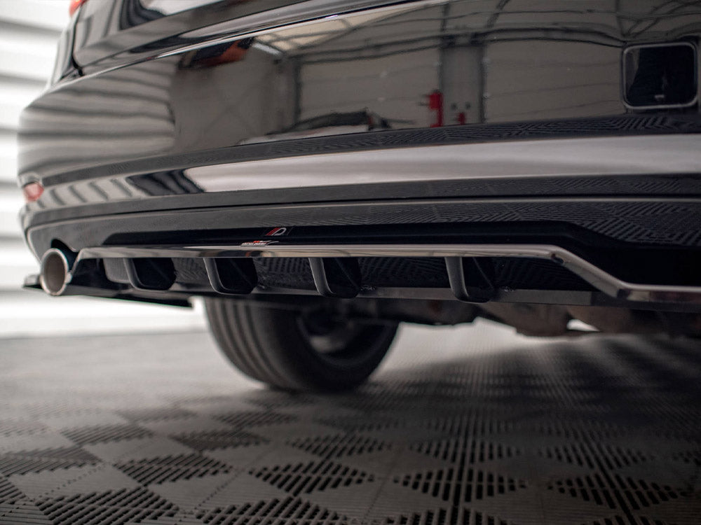 Central Rear Splitter (Vertical Bars) BMW 3 GT F34
