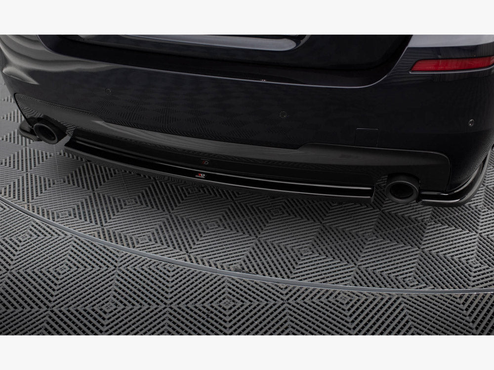 Central Rear Splitter (Vertical Bars) BMW 5 F11 M-Pack