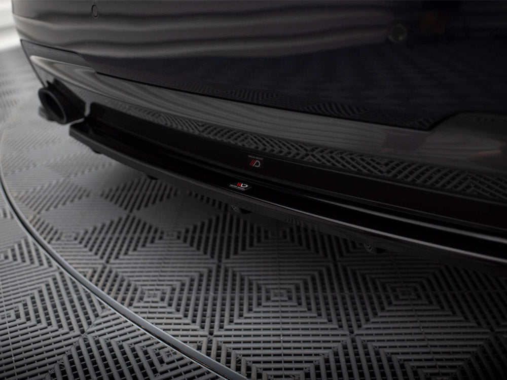 Central Rear Splitter (Vertical Bars) BMW 5 F11 M-Pack