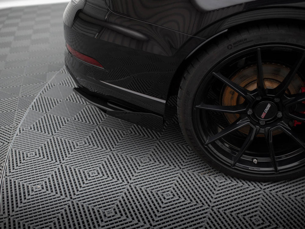 Street Pro Rear Side Splitters + Flaps Audi RS3 Sedan 8V Facelift - Black-Red + Gloss Flaps