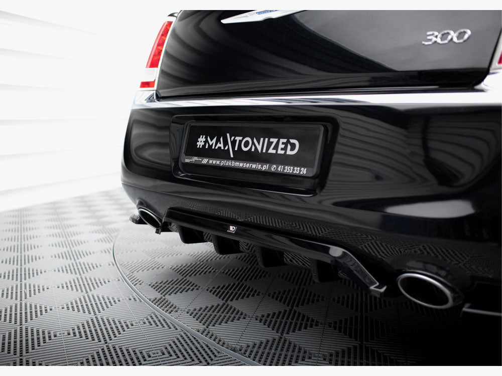 Central Rear Splitter (Vertical Bars) Chrysler 300 Mk2