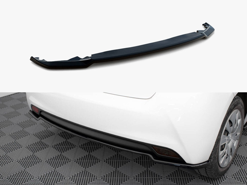 Central Rear Splitter Toyota Yaris Mk3 Facelift