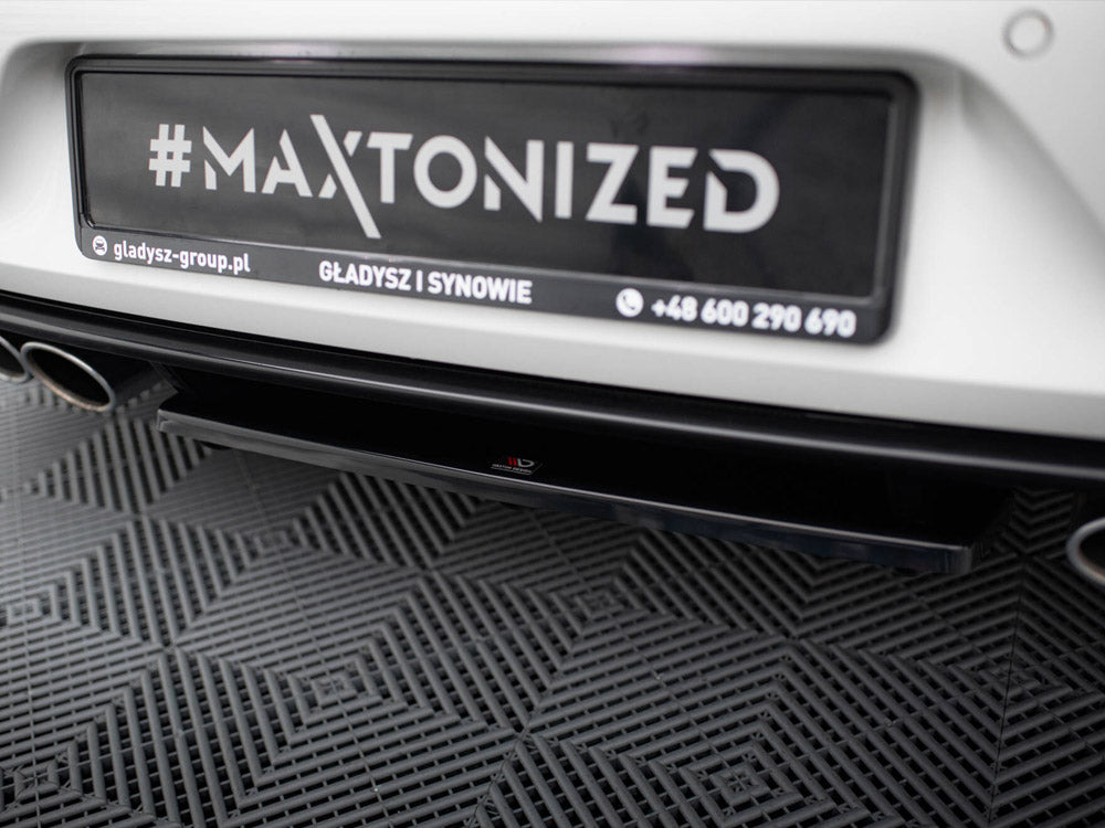 Central Rear Splitter (Vertical Bars) VW Golf R Mk7 - Carbon Look