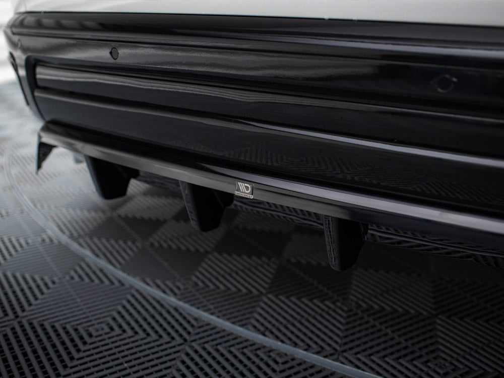 Rear Splitter (Vertical Bars) Rolls Royce Cullinan