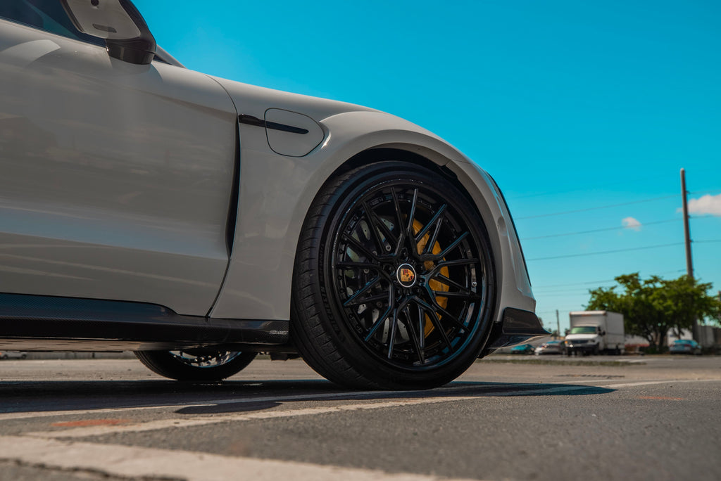CMST - PORSCHE TAYCAN TURBO / TURBO S CARBON FIBRE FULL BODY KIT