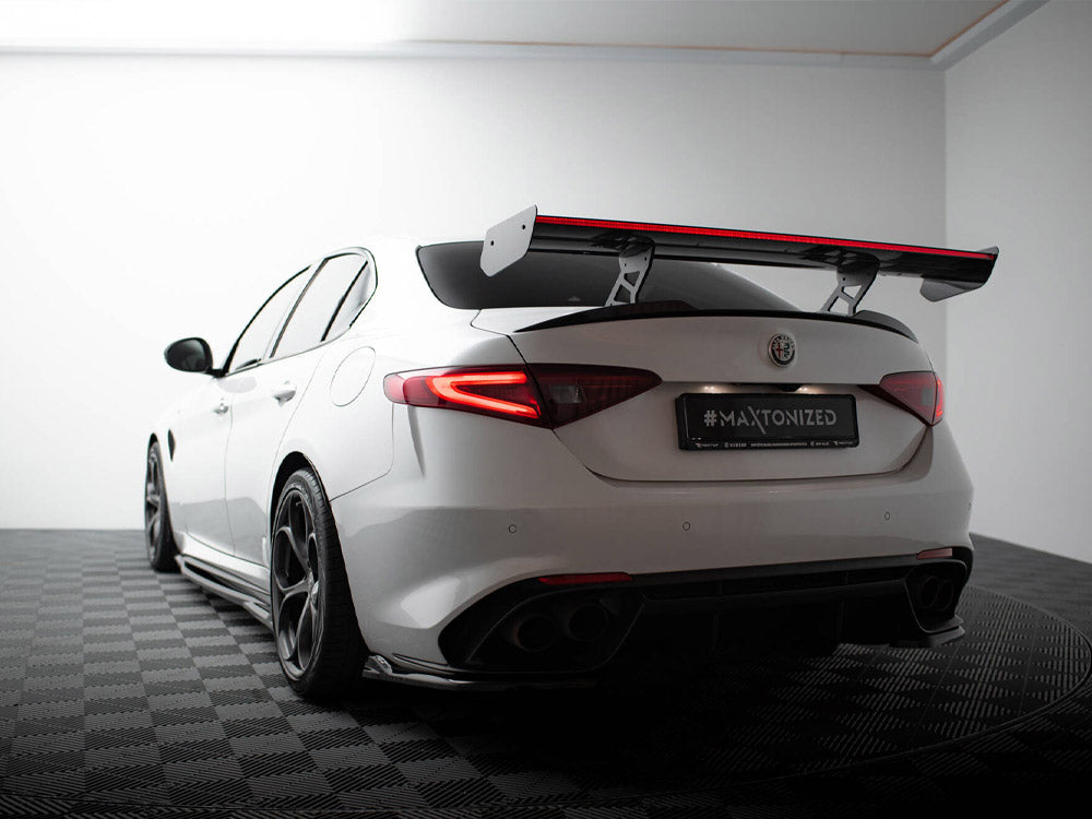 Carbon Spoiler + LED Alfa Romeo Giulia Quadrifoglio