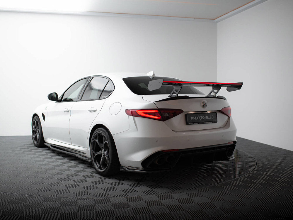 Carbon Spoiler + LED Alfa Romeo Giulia Quadrifoglio