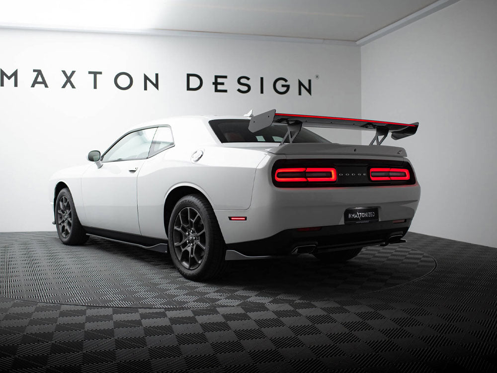 Carbon Spoiler + LED Dodge Challenger Mk3