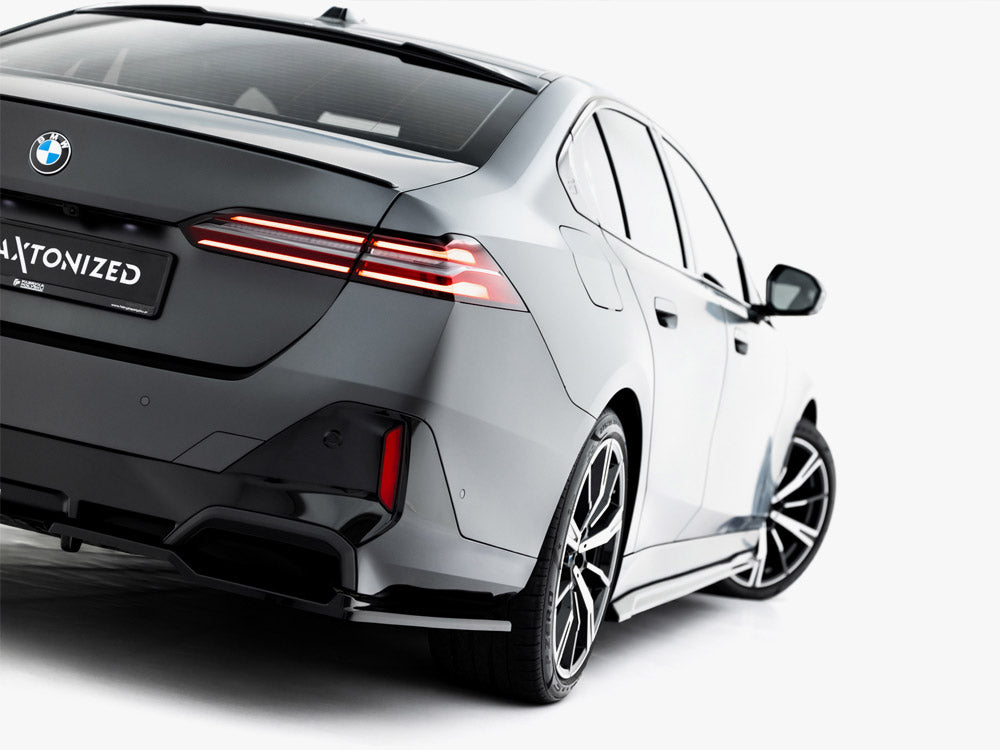 Rear Splitter (Vertical Bars) V.2 BMW 5 / i5 M-Pack Sedan / Touring G60 / G61