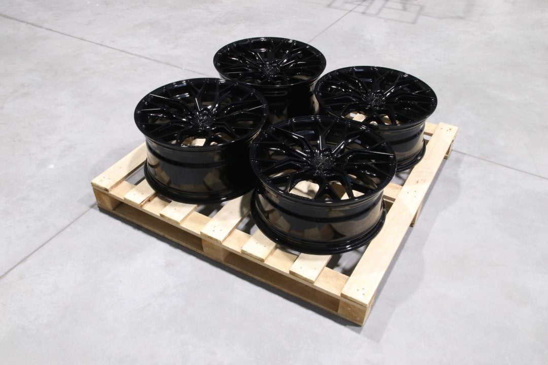 Set of CVR1 19x8,5 ET43 + 19x9,5 ET35 5x112 Gloss Black