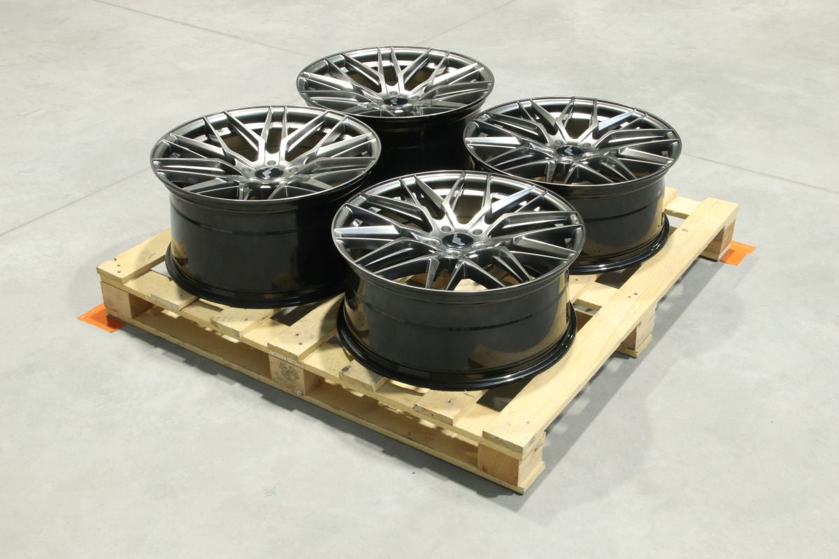 Set of JR28 20x8,5 ET35 + 20x10 ET35 5x120 Hyper Black