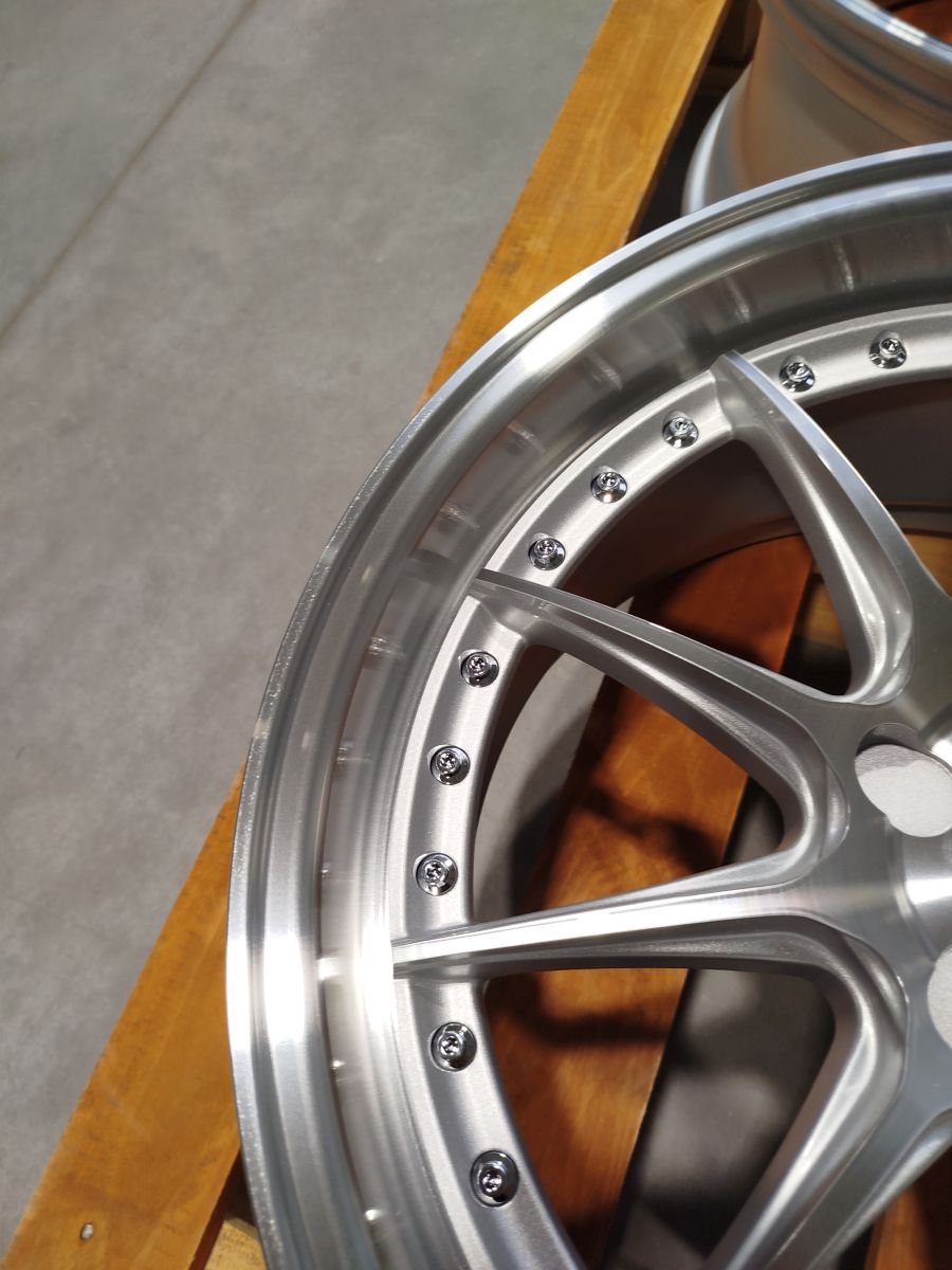 Set of JR41 18x8,5 ET15-35 BLANK Silver Machined Face