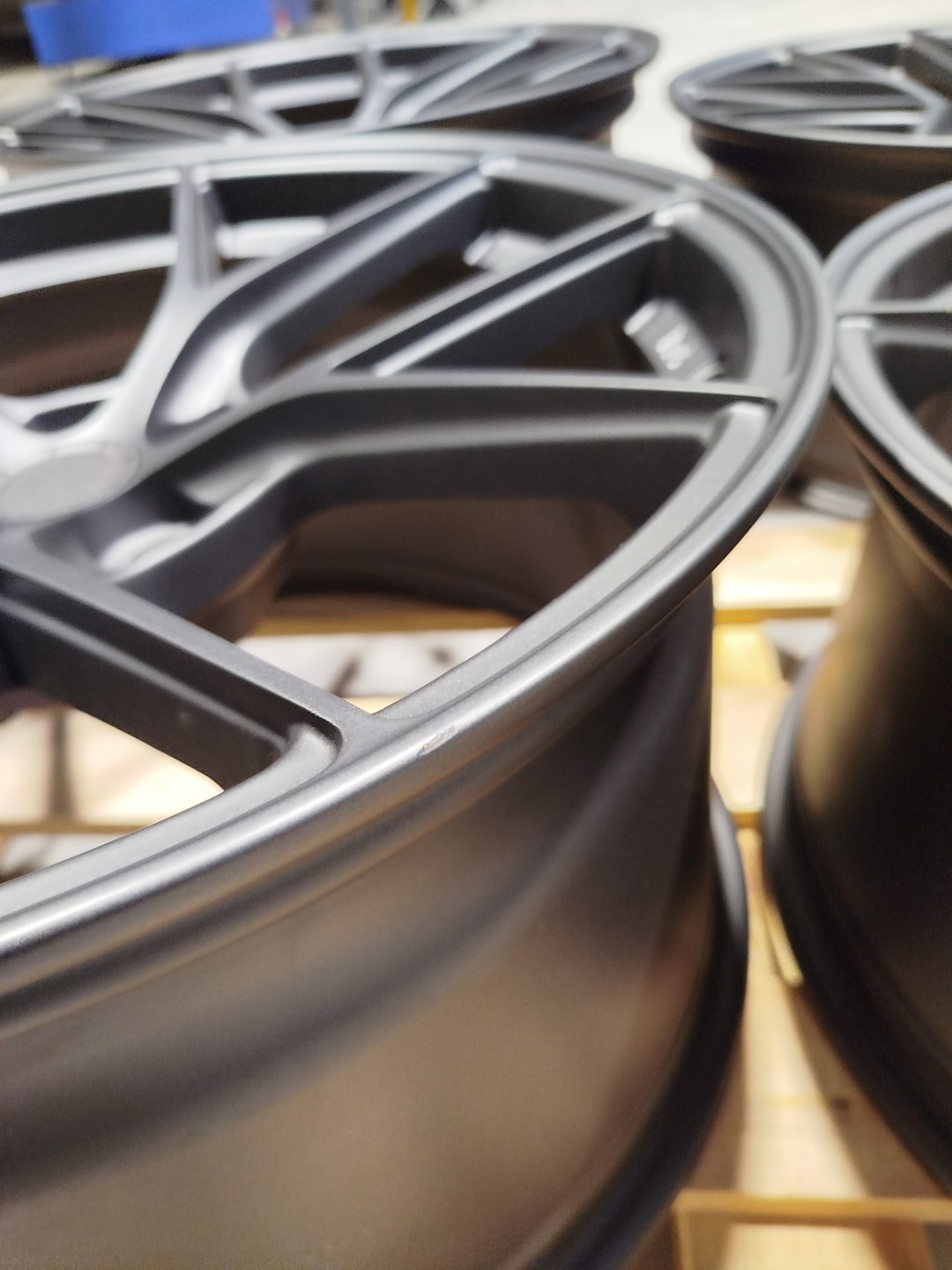 Set of SL01 19x9 ET32 + 19x10,5 ET38 5x114,3 Matt Gun Metal