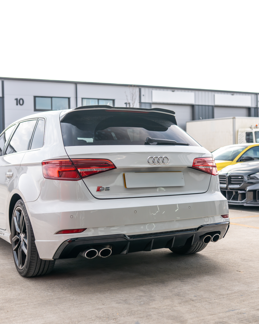 AUDI A3/S3 8V FACELIFT SPORTBACK 5 DOOR GLOSS BLACK DIFFUSER - V1
