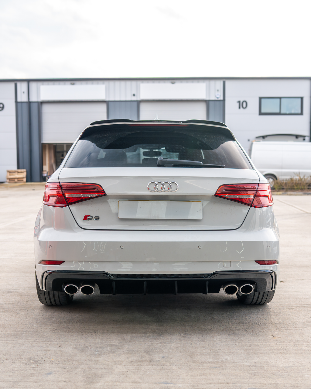 AUDI A3/S3 8V FACELIFT SPORTBACK 5 DOOR GLOSS BLACK DIFFUSER - V1