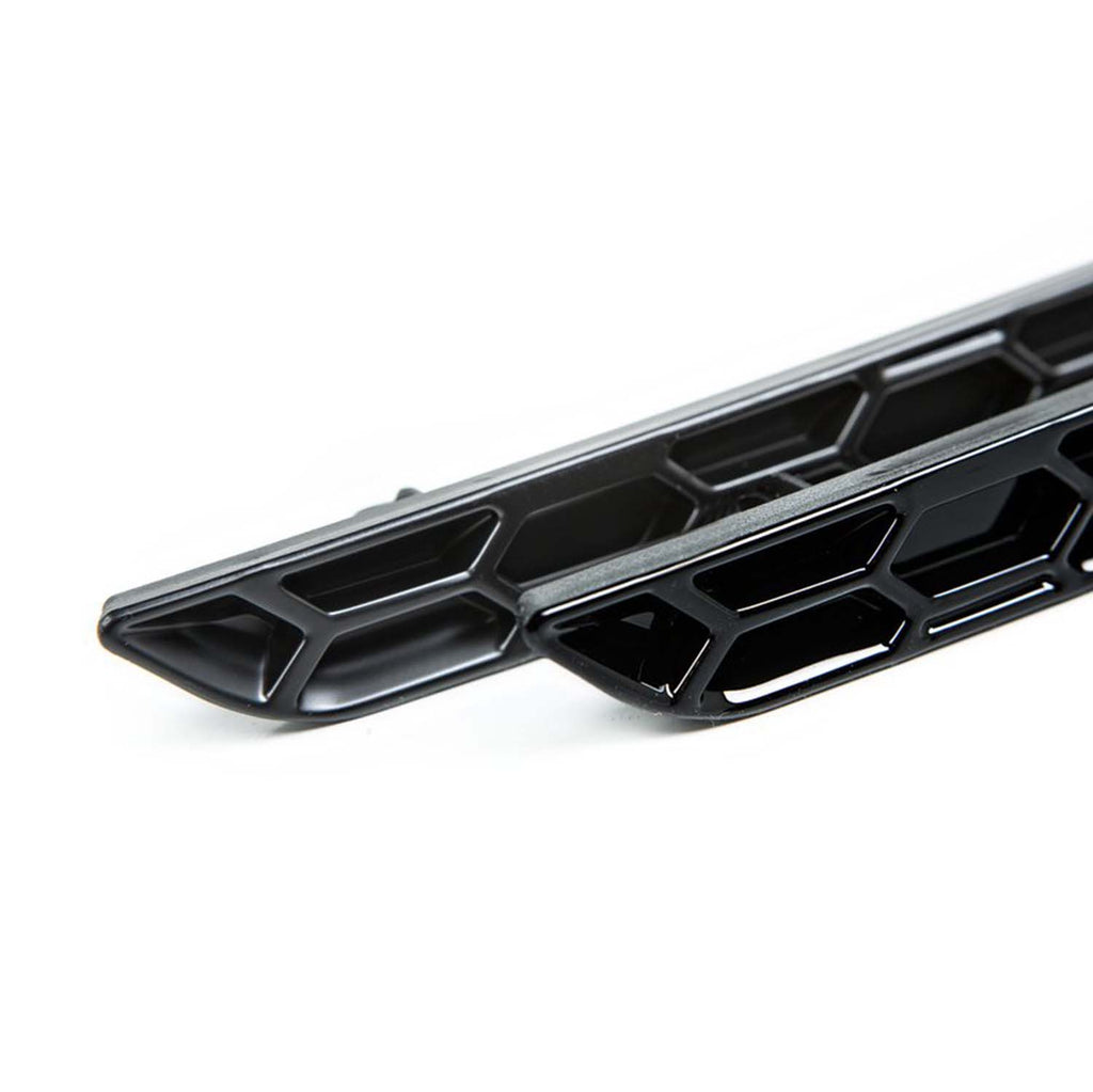 Acexxon BMW M3/M4 Honeycomb Rear Reflector Inserts (F80/F82/F83)