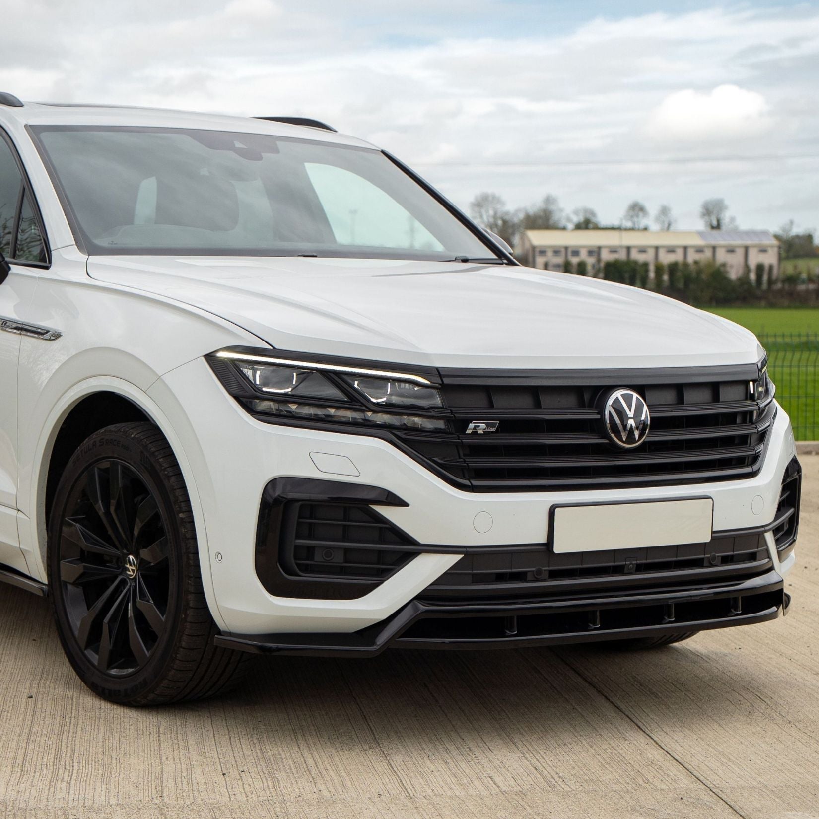 Aero Body Kit In Gloss Black For Volkswagen Touareg MK3 R Line 2018-2023