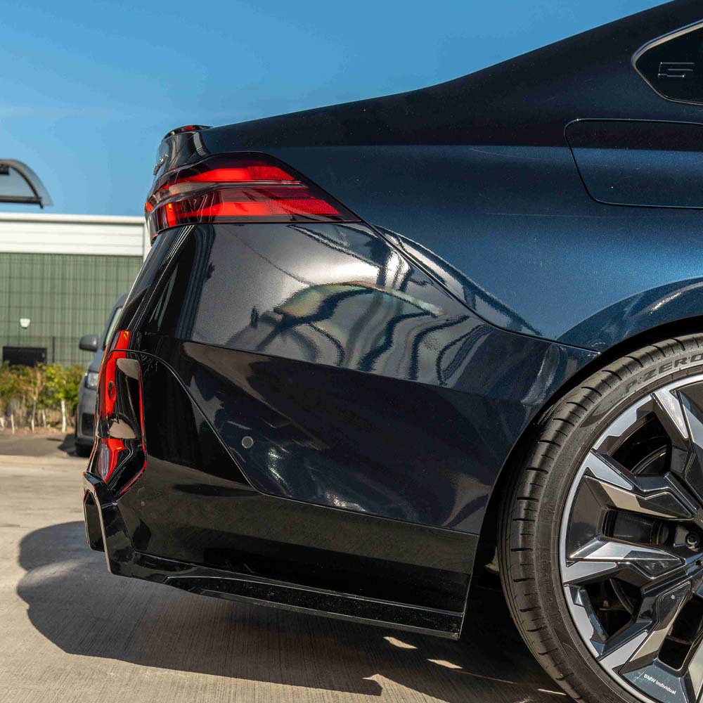 BMW 5 SERIES G60 & i5 2023+ GLOSS BLACK DIFFUSER