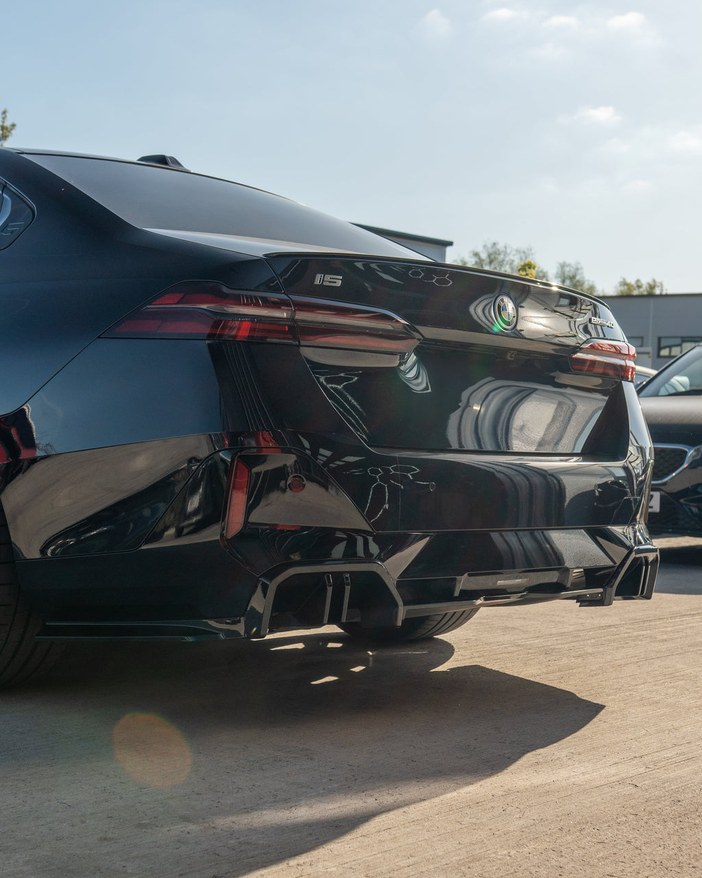 BMW 5 SERIES G60 & i5 2023+ GLOSS BLACK DIFFUSER