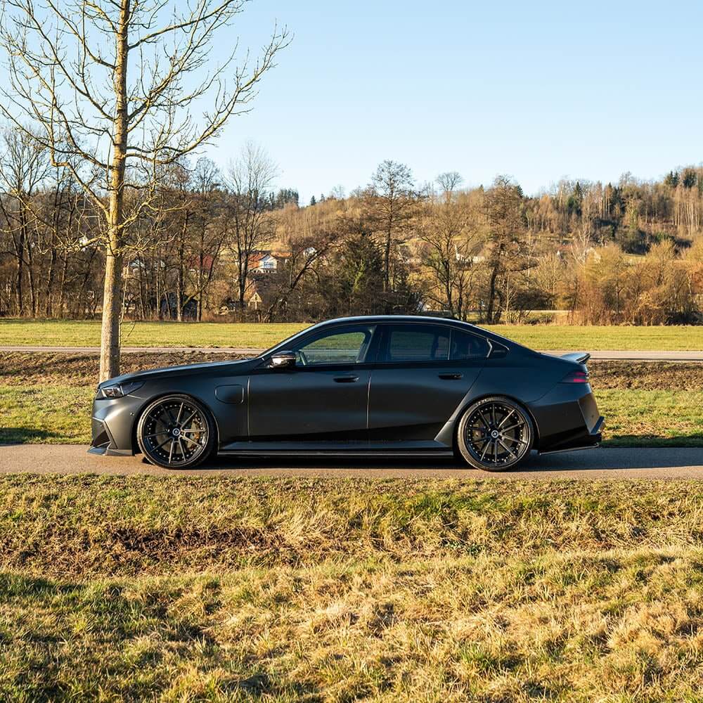 BMW G90 G99 M5 Carbon Fibre Side Skirts – CT Design