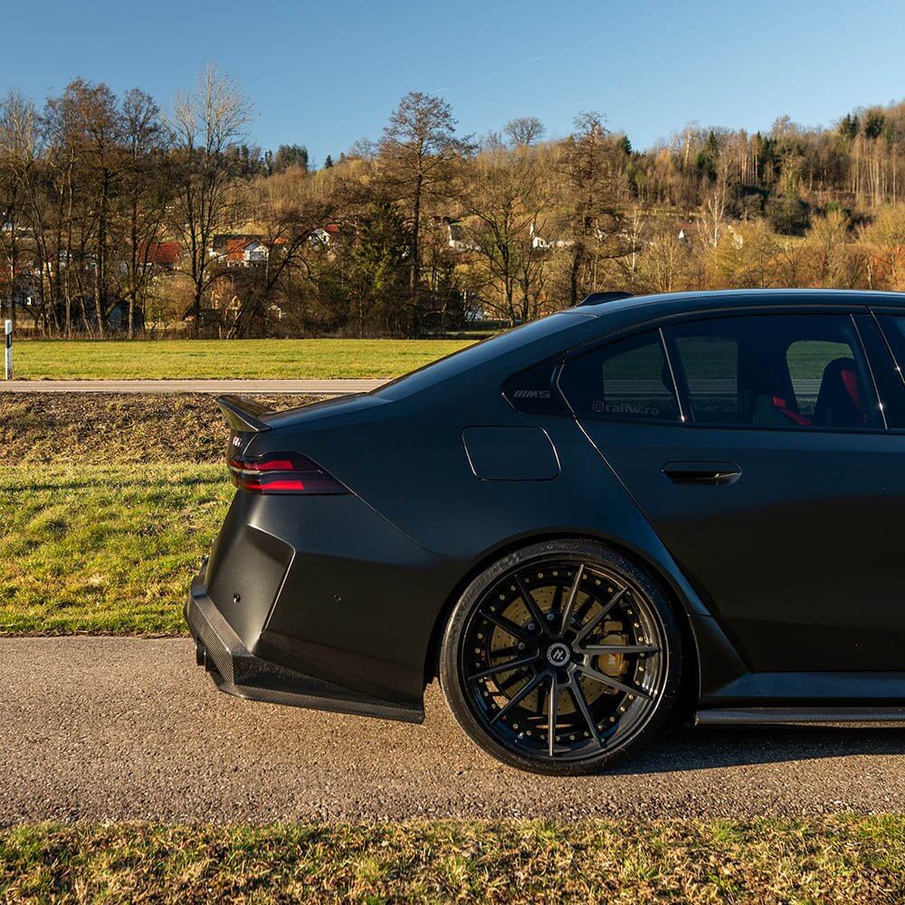 BMW G90 M5 CARBON FIBRE FULL KIT - CT DESIGN