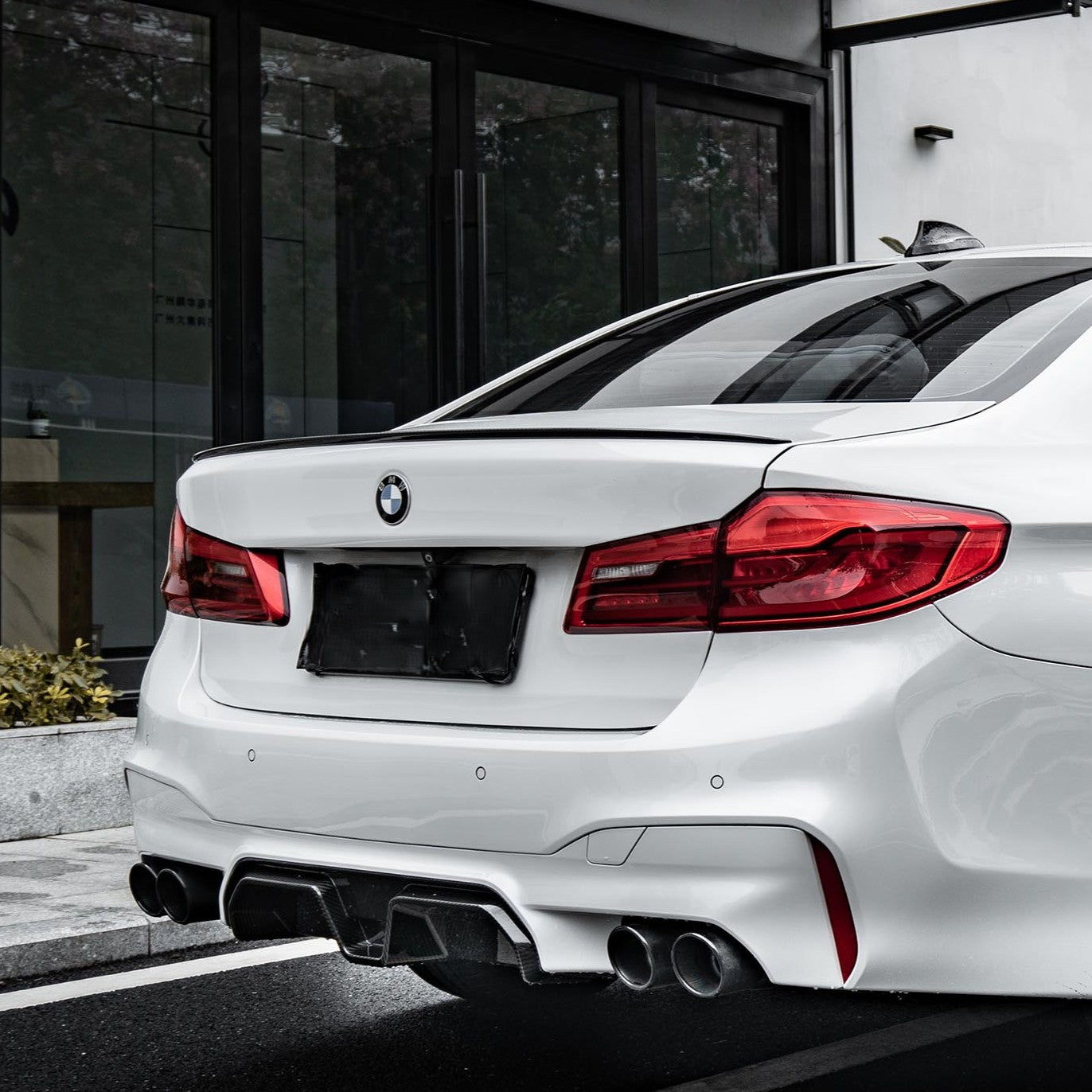 M5 Style Carbon Fibre Boot Spoiler for BMW G30 5 Series F90 M5 17-23