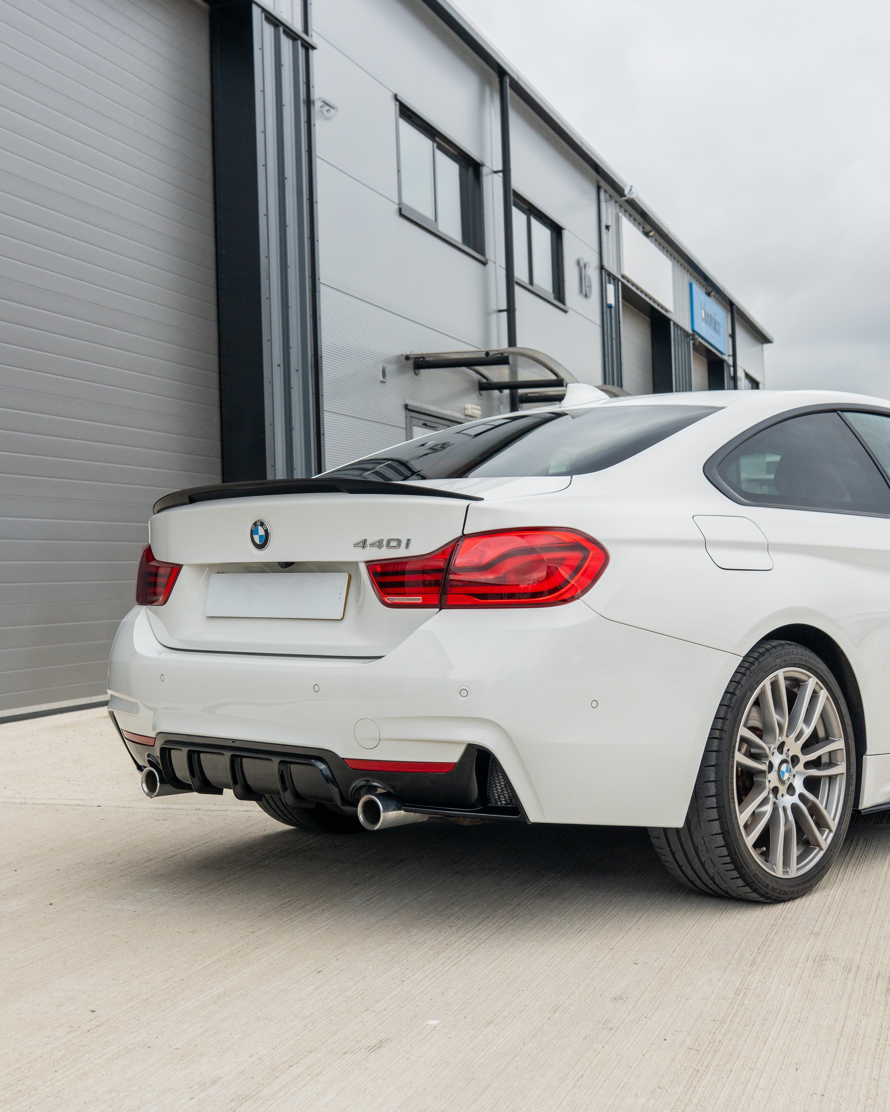 BMW 4 SERIES F32 2013-2020 GLOSS BLACK FULL KIT (DUAL EXHAUST) - V1