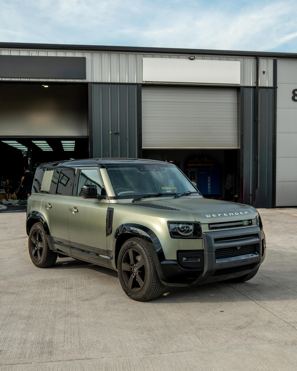 LAND ROVER DEFENDER L663 110 GLOSS BLACK DOOR PANELS
