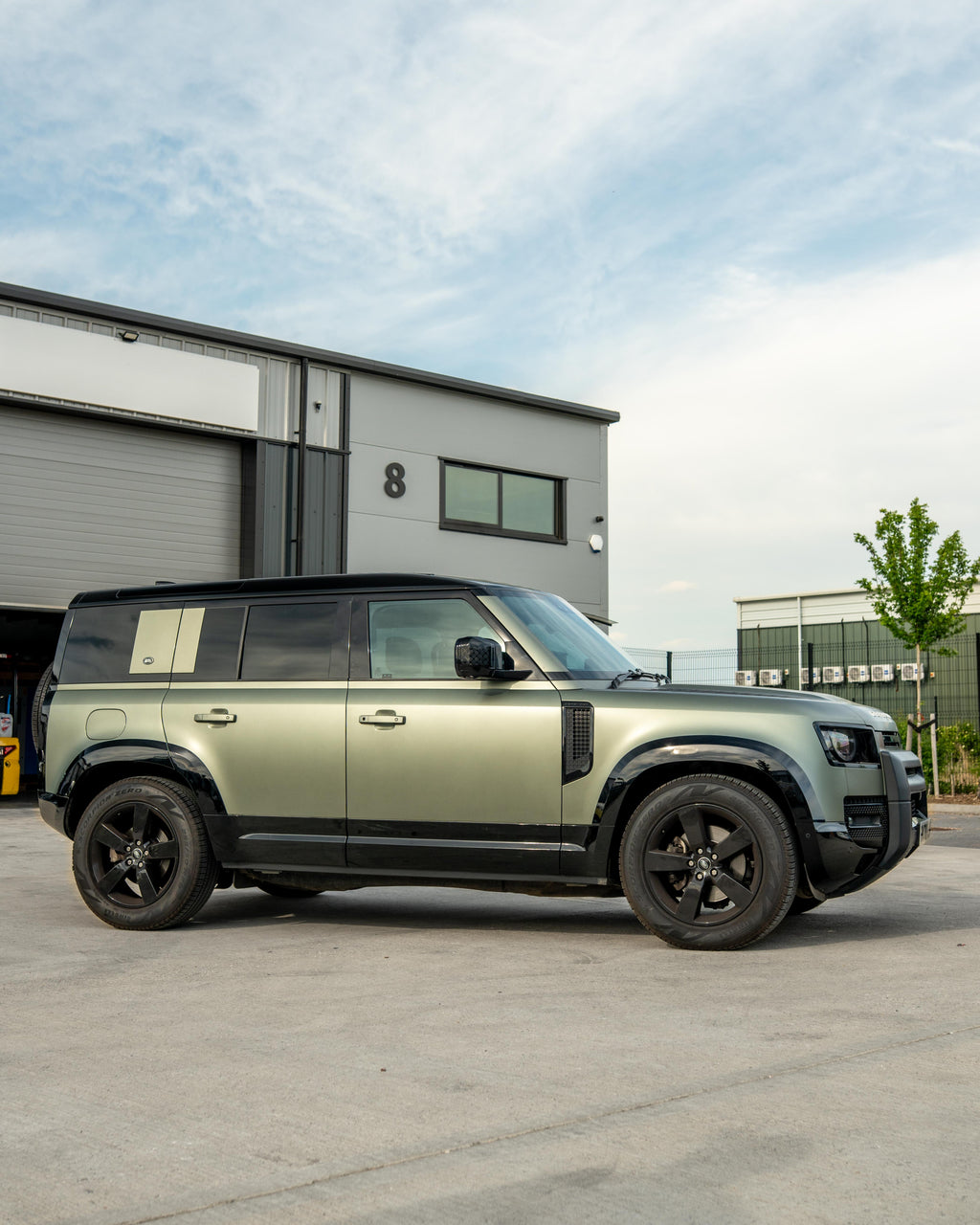 LAND ROVER DEFENDER L663 110 GLOSS BLACK DOOR PANELS