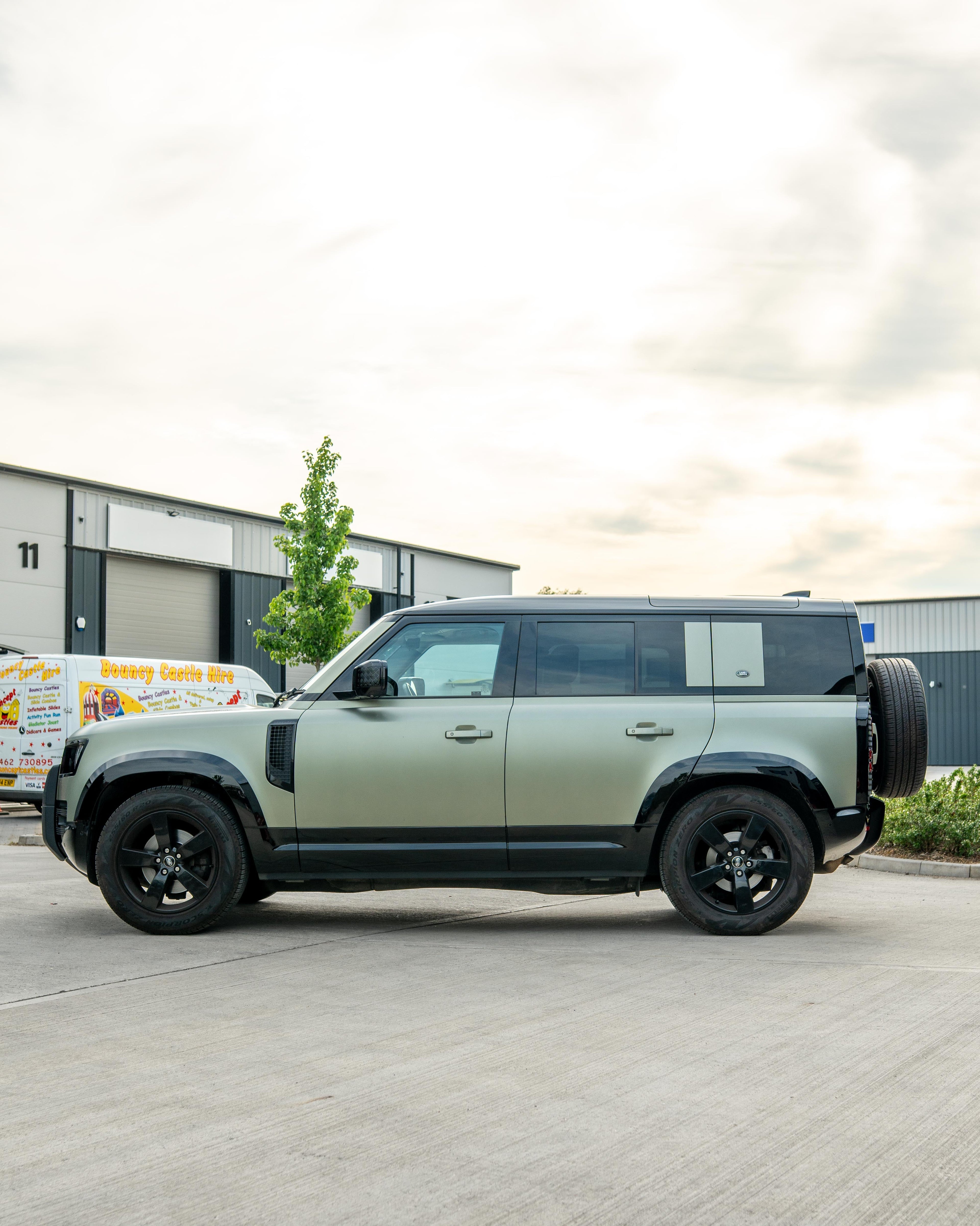 LAND ROVER DEFENDER L663 110 GLOSS BLACK DOOR PANELS