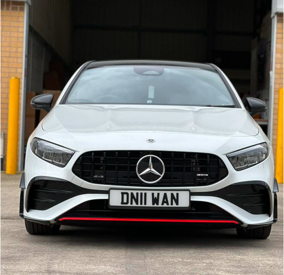 Mercedes W177A35 LCI Panamericana Grille Gloss Black & Chrome