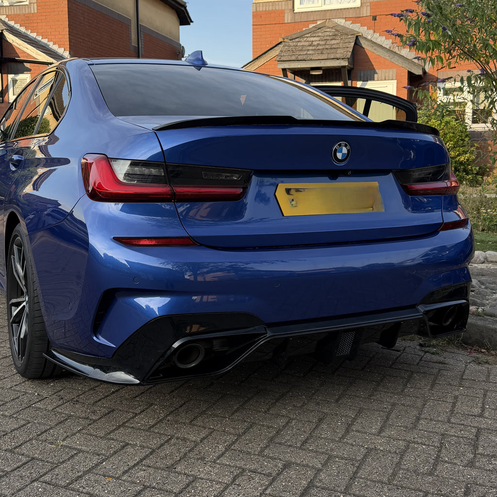 LED Style Gloss Black Rear Diffuser Quad Exhaust for BMW 3 Series G20 G21 Pre-LCI 19-22