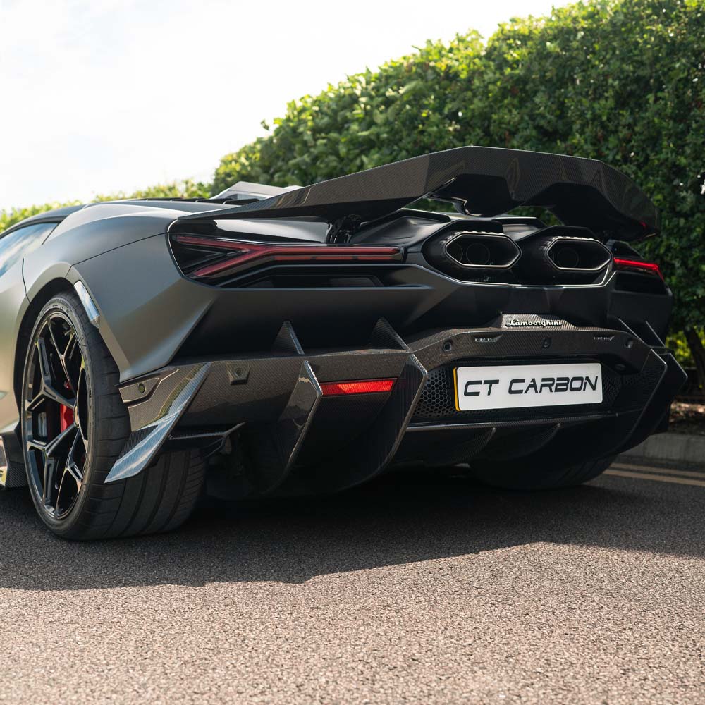 LAMBORGHINI REVUELTO FULL CARBON FIBRE KIT - CT DESIGN