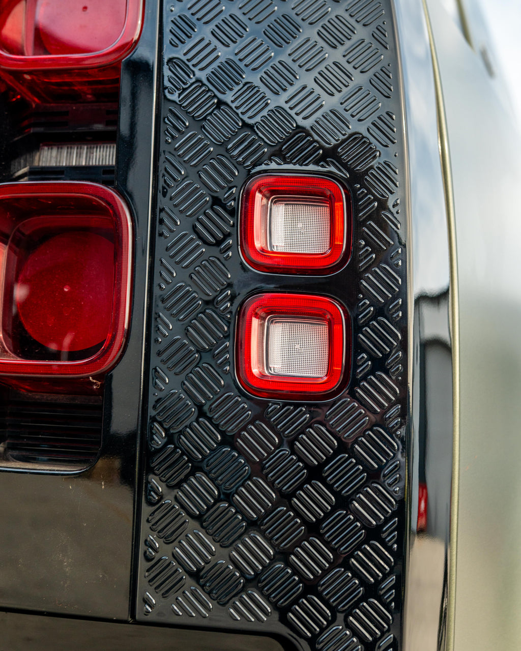 LAND ROVER DEFENDER L663 110 GLOSS BLACK ANTI SCRATCH TRIM SET