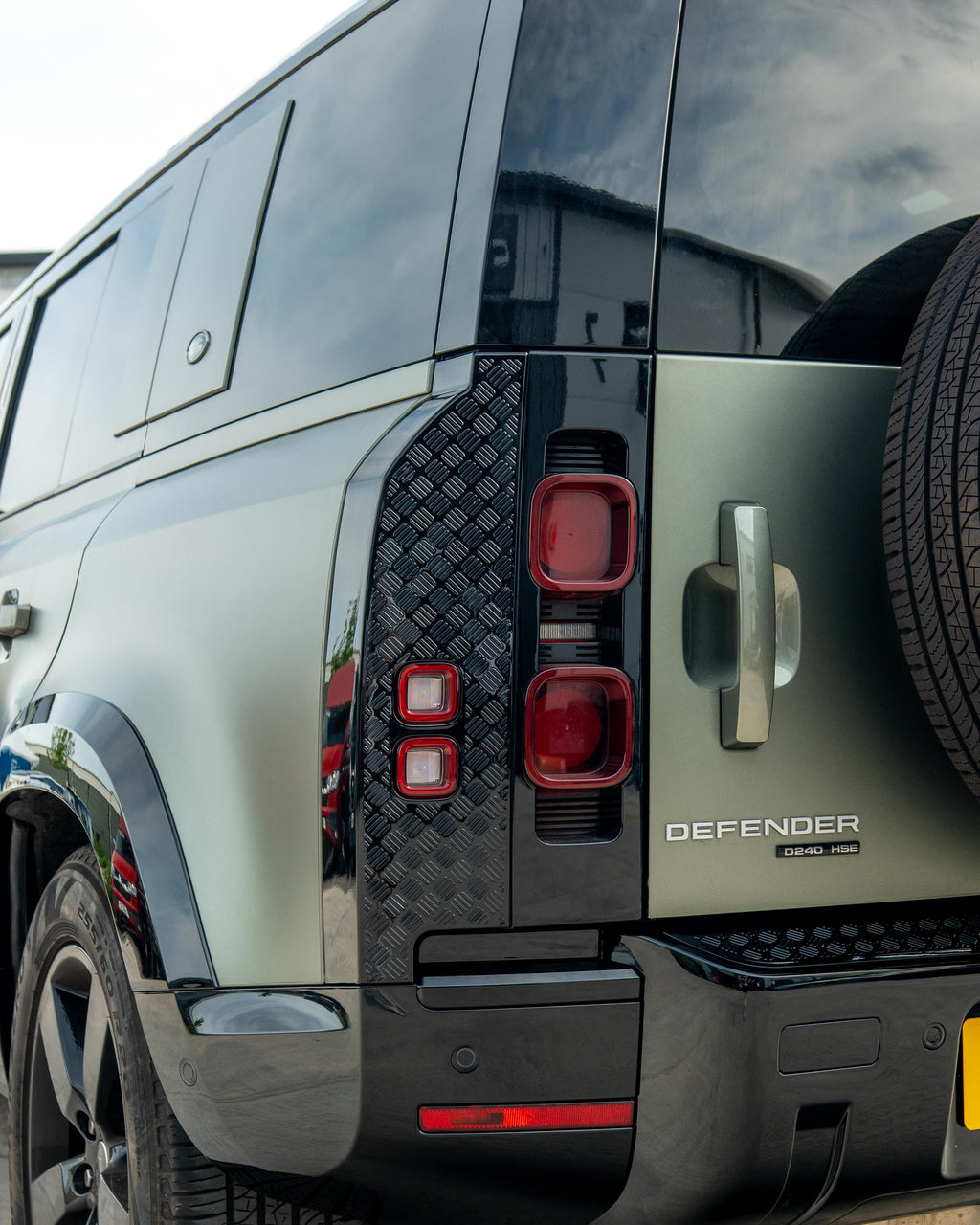 LAND ROVER DEFENDER L663 110 GLOSS BLACK ANTI SCRATCH TRIM SET