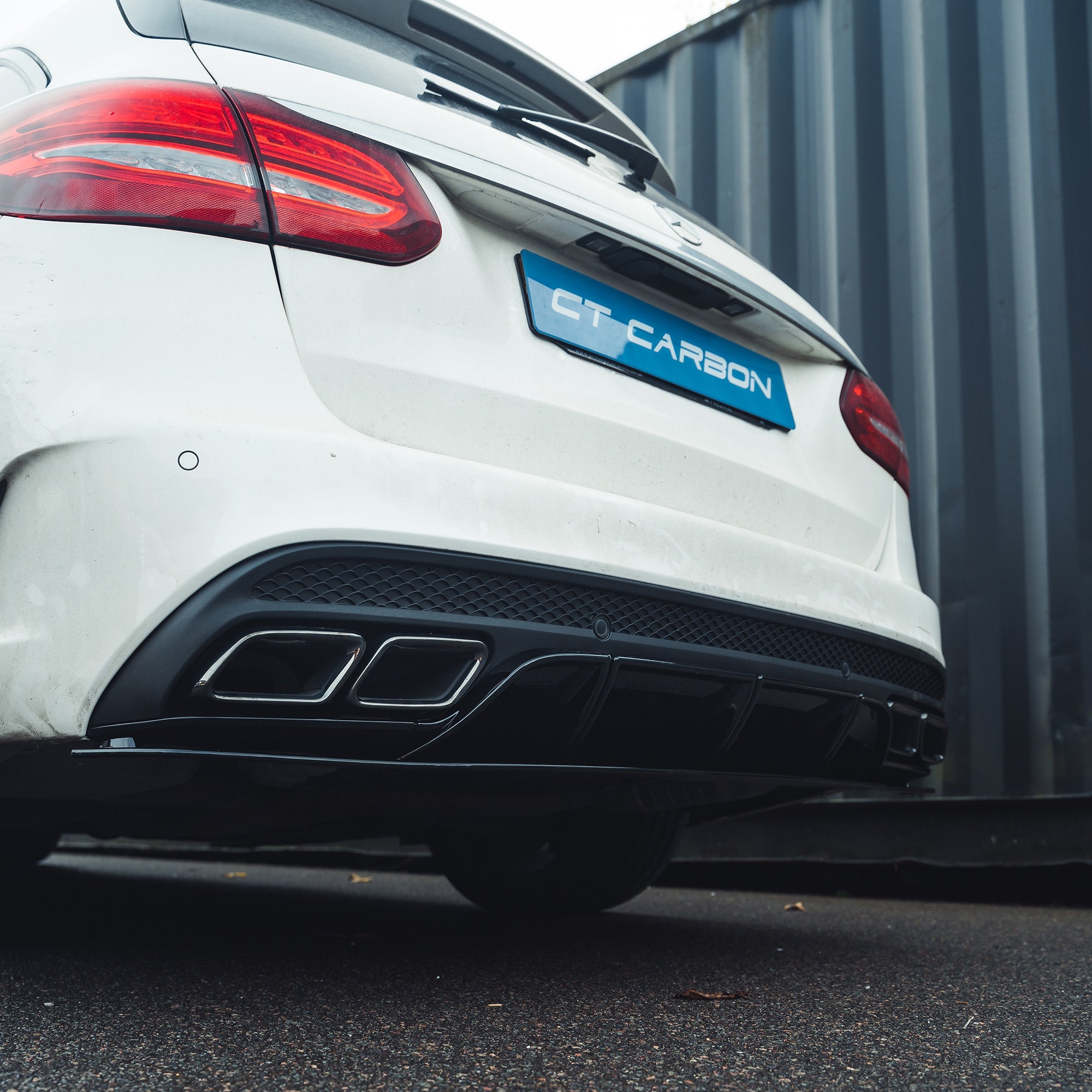 MERCEDES C-CLASS SALOON/ESTATE W205 GLOSS BLACK DIFFUSER & BLACK TIPS